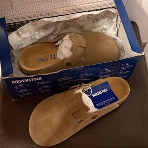NIB Birkenstock Boston Taupe Slides